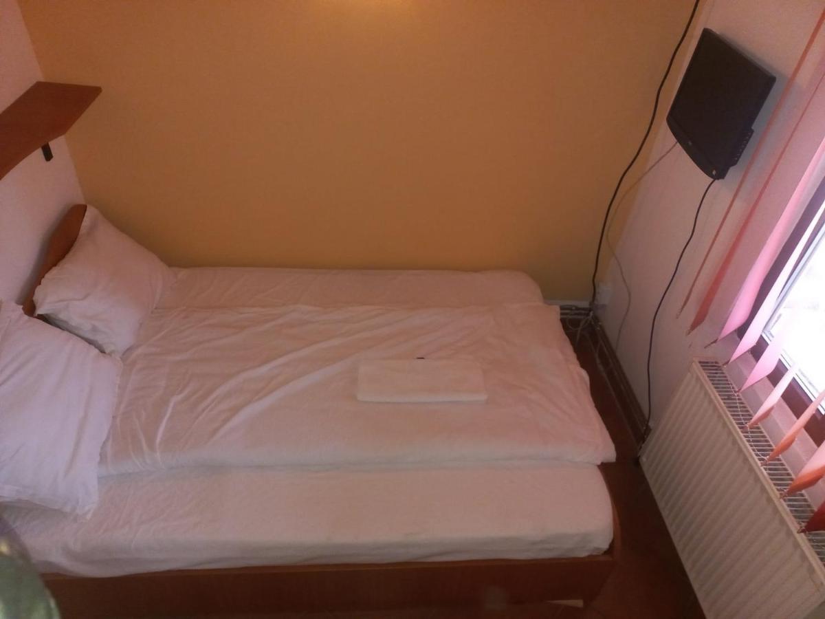 Double Room With Private Bathroom By Osteria Constantino ترجوفيشت المظهر الخارجي الصورة
