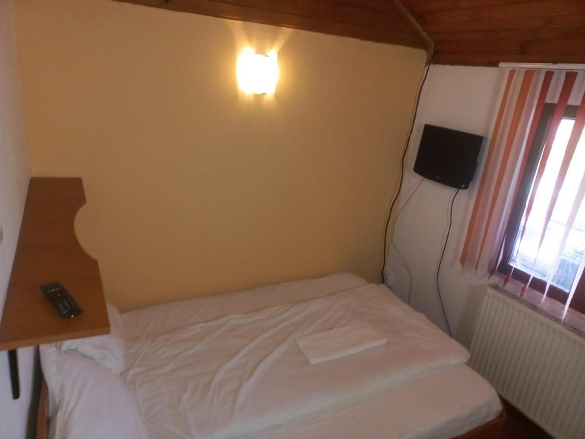 Double Room With Private Bathroom By Osteria Constantino ترجوفيشت المظهر الخارجي الصورة