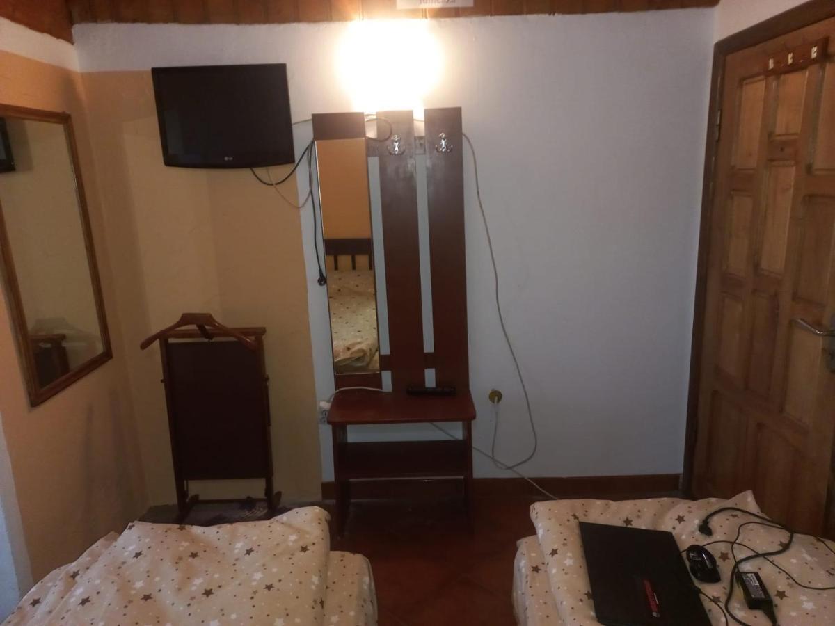 Double Room With Private Bathroom By Osteria Constantino ترجوفيشت المظهر الخارجي الصورة